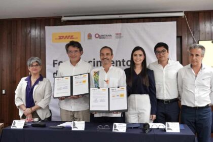 La alianza permitirá que empresas quintanarroenses accedan a descuentos preferenciales en envíos nacionales e internacionales.