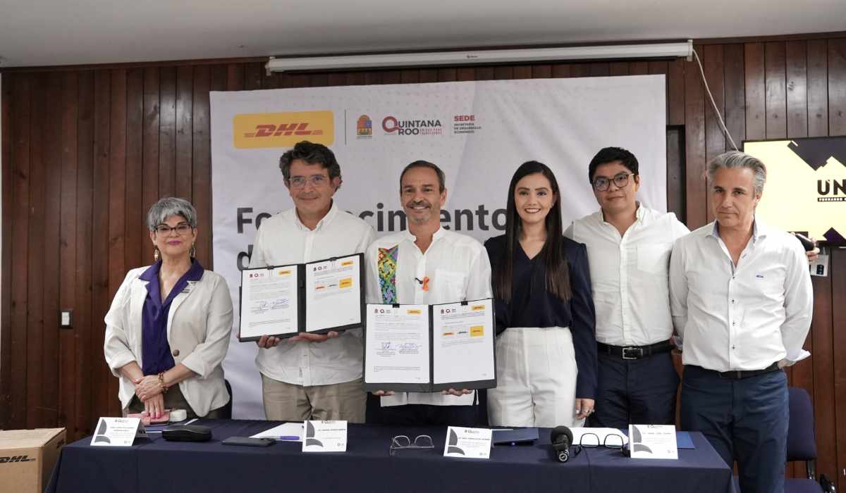 La alianza permitirá que empresas quintanarroenses accedan a descuentos preferenciales en envíos nacionales e internacionales.