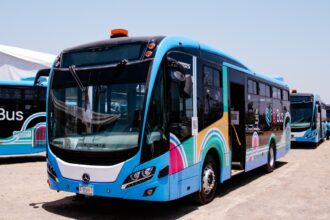 El nuevo modelo de movilidad urbana busca facilitar traslados mediante transporte público y bicicletas compartidas.