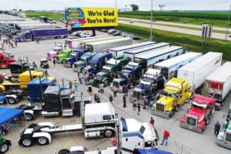 Crisis de estacionamiento para camioneros en EU: problema que afecta la frontera Factor automotor