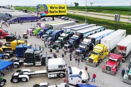 Crisis de estacionamiento para camioneros en EU: problema que afecta la frontera Factor automotor