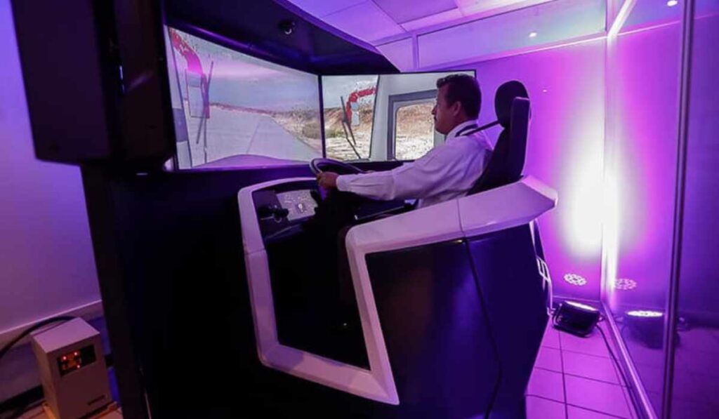 El Centro de Formación de Conductores promueve habilidades técnicas, criterio operativo y conciencia social en la conducción.
