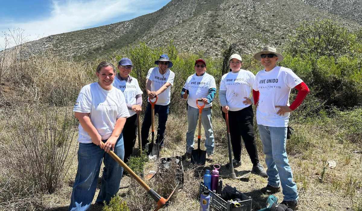 Stellantis México y Fondo Unido México realizaron una jornada de reforestación en el Cañón de San Lorenzo, en Saltillo, Coahuila.