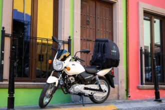 La creciente demanda de servicios de delivery impulsa el uso de motocicletas como herramienta clave para la generación de ingresos en México.