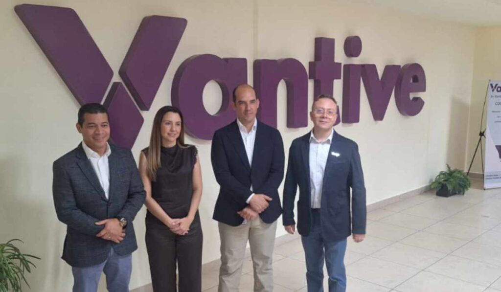 Desde su centro de distribución, Vantive moviliza más de un millón de cajas al mes hacia hospitales, centros médicos y domicilios en México, Centroamérica y el Caribe.