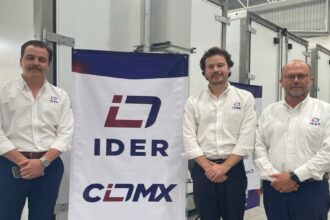 Ricardo Martínez, Alejandro y el ingeniero Ricardo Martínez, fundador de IDER.