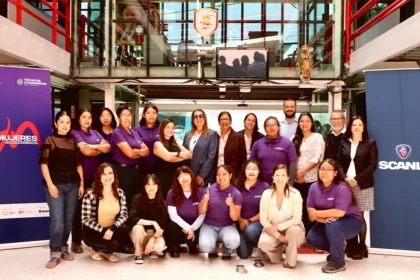 Juntas-en-la-Ruta-forma-a-10-mujeres-operadoras-de-transporte-de-carga-con-Coca-Cola-FEMSA-y-Scania-Factor-automotor.