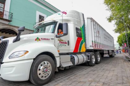 Camión International recolecta residuos en Tlaxcala