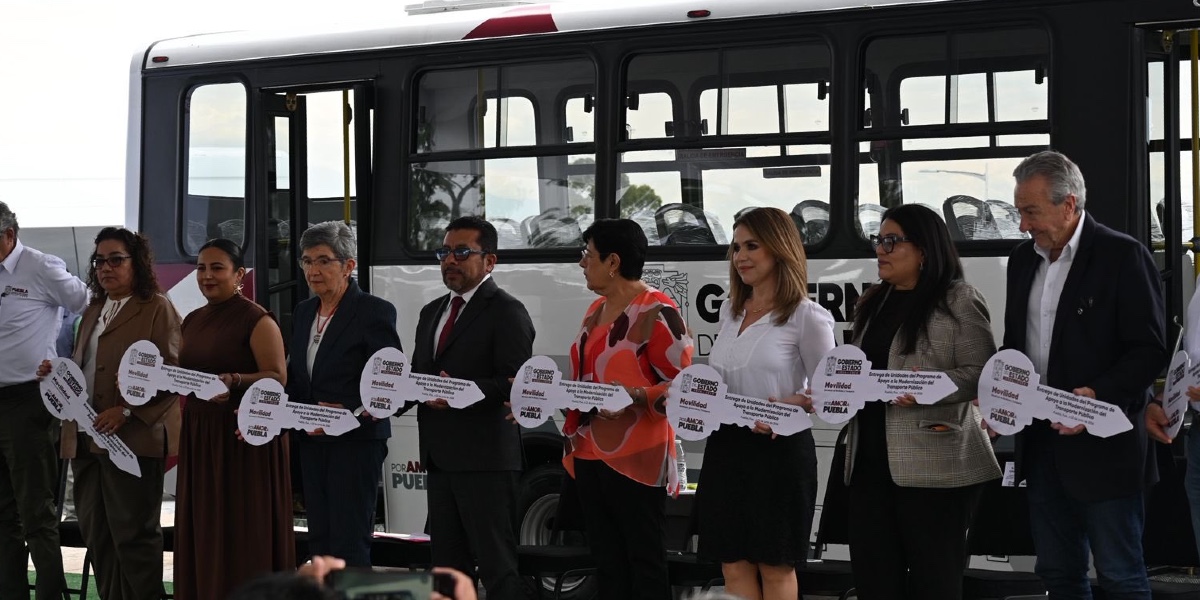 entrega de autobuses mercedes benz