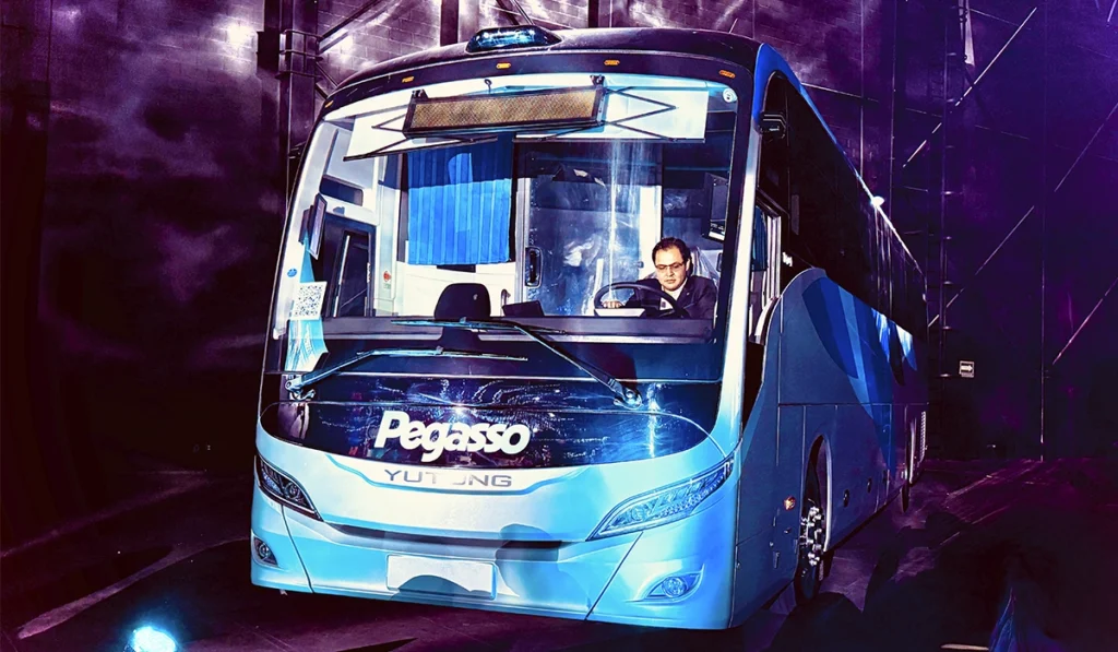 Yutong-quiere-electrificar-el-transporte-foraneo-en-Mexico-con-su-nuevo-autobus-T13E-Factor-Automotor