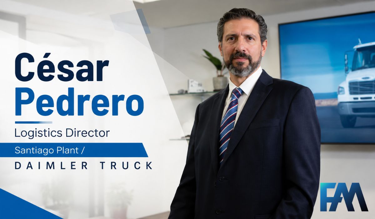 César Pedrero, Logistics Director Santiago Plant de Daimler Truck, durante una sesión fotográfica corporativa en instalaciones de la compañía.