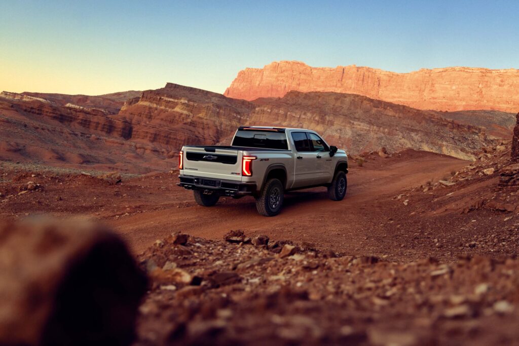 Silverado ZR2 se perfila como la opción más robusta.