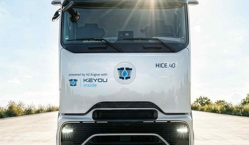Vista frontal del camión HICE.40 equipado con tecnología de combustión de hidrógeno desarrollada por KEYOU para transporte de carga sostenible.