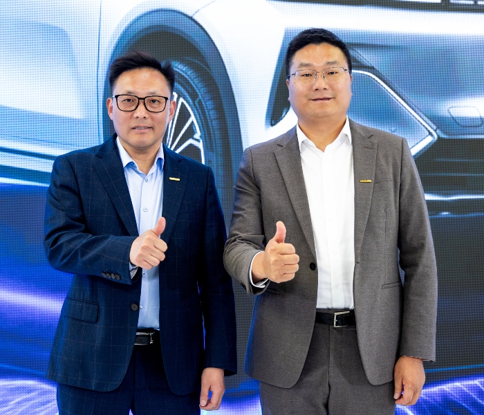 Mr. Yi Xinyu, Presidente del Instituto de Investigación de Vehículos de Geely Auto Group y Vicepresidente Ejecutivo de Geely International Corporation