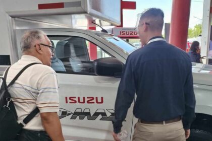 La participación de ISUZU en actividades de vinculación con el público permite fortalecer la presencia de la marca y acercar a los visitantes a su portafolio de vehículos y a los valores que distinguen su legado japonés.
