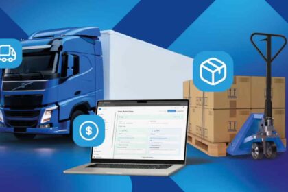 Ilustración de logística inteligente con un camión de carga, una plataforma digital de gestión, cajas sobre una tarima e íconos de transporte y costos.