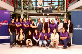 tecnicas-del-futuro-scania-giz-mujeres-transporte-pesado-Factor-automotor