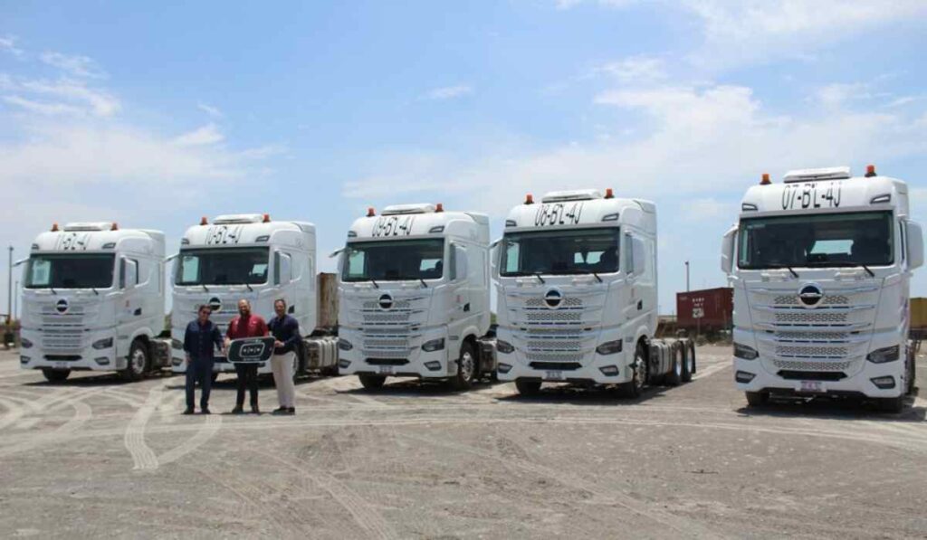 Entrega de tractocamiones BAIC Nextar X9 a Transportes Glizim para fortalecer la eficiencia y modernización de su flota de transporte de carga.
