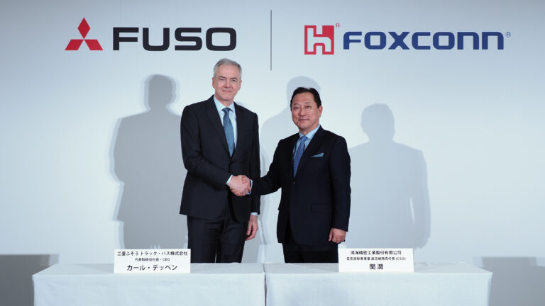 Mitsubishi se asocia con Foxconn para crear FUSO Bus
