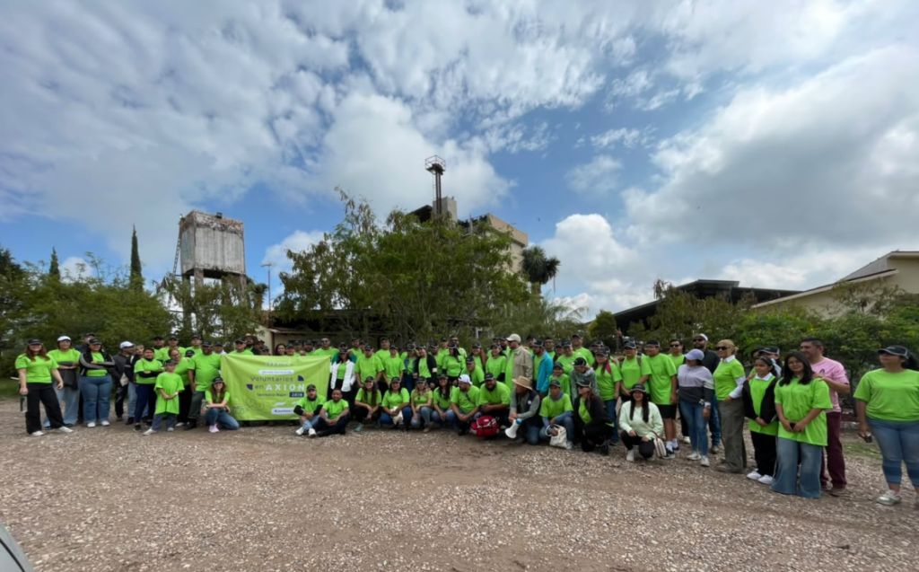 Los voluntarios de UTEP y Traxion colaboraron en distintas actividades que abogan por el desarrollo social de comunidades vulnerables.