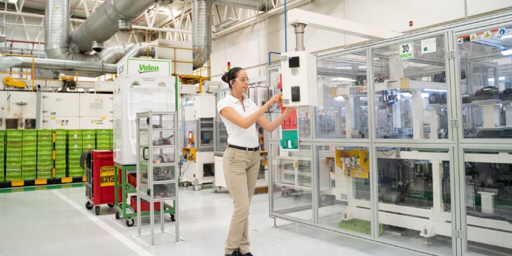 Durante el primer semestre de 2026, la compañía obtuvo resultados positivos en venta, rentabilidad y crecimiento, principalmente por su plan Elevate 2028.