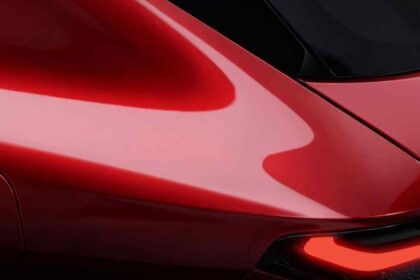 Alfa Romeo mostró un adelanto del diseño trasero de su nuevo SUV de Alfa Romeo, un modelo que llegará en 2027 con plataforma STLA Medium y sistemas de propulsión multienergía.