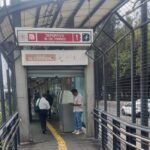 Acceso a la estación Deportivo 18 de Marzo de la Línea 1 del Metrobús de la Ciudad de México con dirección a El Caminero.