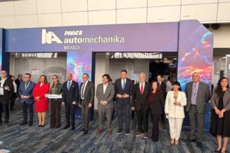 Representantes de la industria automotriz durante el corte de listón que marcó la inauguración de INA PAACE Automechanika México 2026, la mayor exposición del aftermarket automotriz en América Latina.
