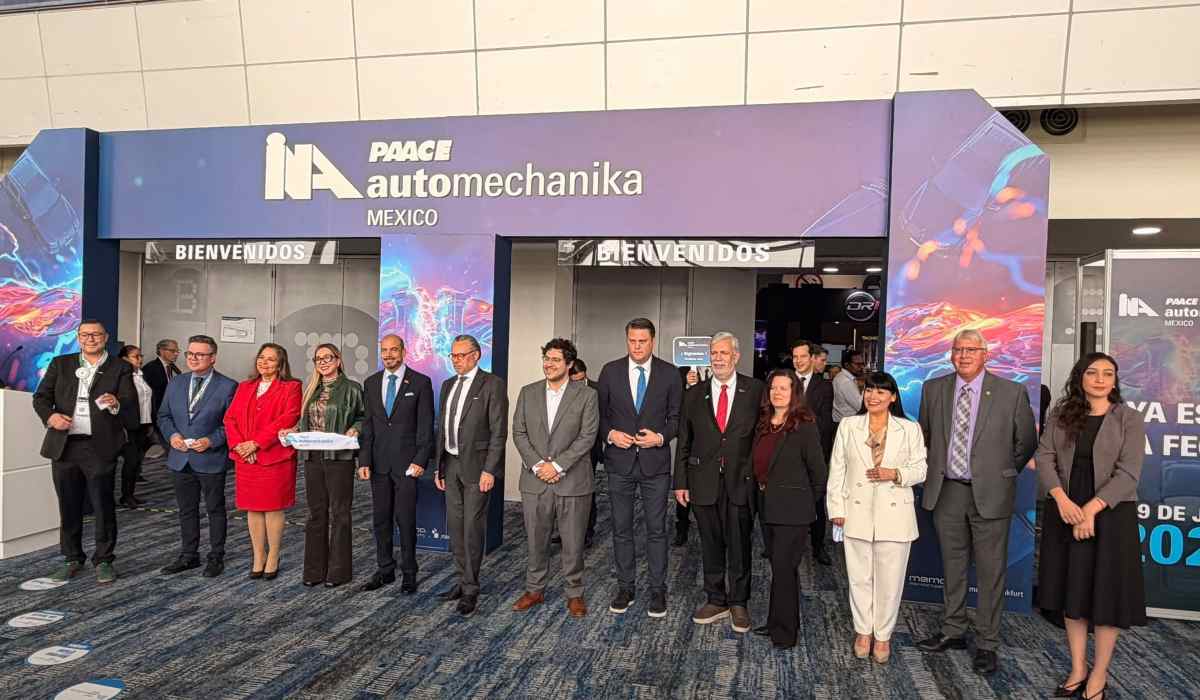 Representantes de la industria automotriz durante el corte de listón que marcó la inauguración de INA PAACE Automechanika México 2026, la mayor exposición del aftermarket automotriz en América Latina.