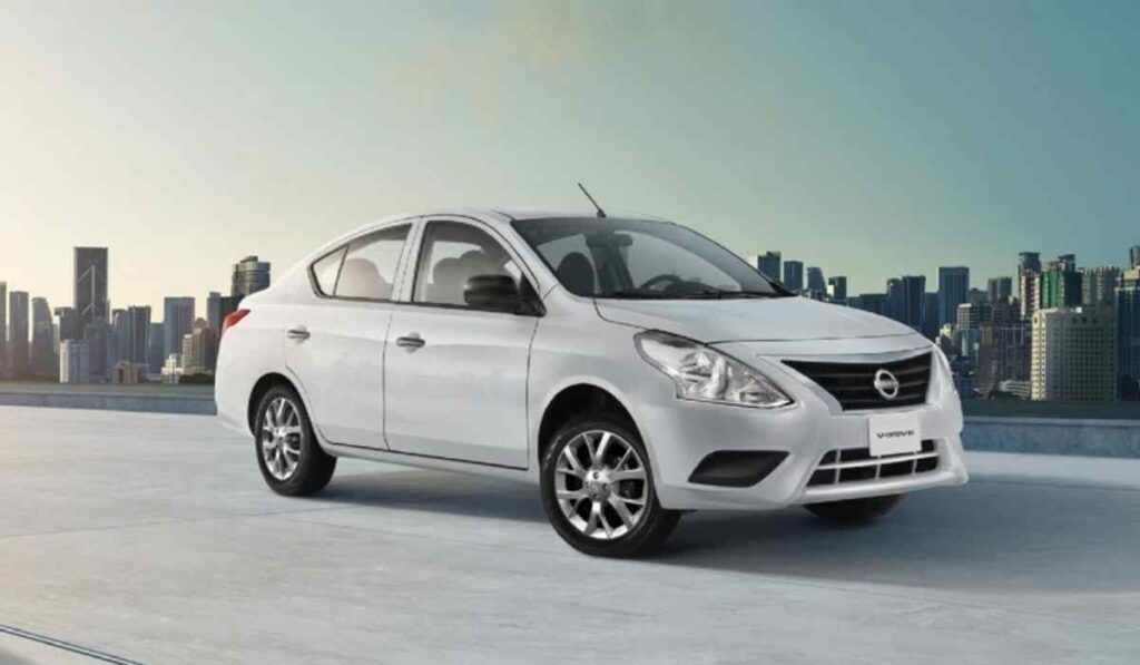 La AMIS informó que el robo de vehículos ligeros asegurados disminuyó 16% en el último año, aunque el Nissan Versa continúa como el modelo con mayor incidencia de robo en México.