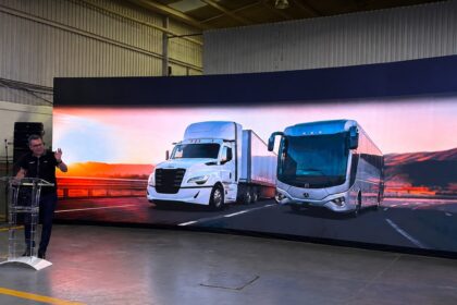 Con-nuevas-instalaciones-Daimler-Truck-Mexico-y-Velocity-atienden-a-clientes-en-Silao-y-San-Juan-de-los-Lagos-factor-automotor