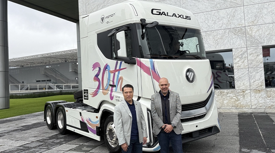 Francisco Chávez y Pablo Torrejón presentan FOTON Galaxus Francisco Chávez y Pablo Torrejón durante la presentación del FOTON Galaxus