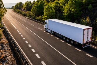 IRU-y-TransFollow-se-alian-para-acelerar-la-digitalizacion-del-transporte-de-carga-en-Europa-factor-automotor