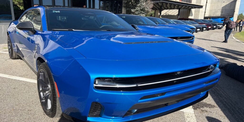 Dodge Charger Super Bee 2027 regresa con un motor biturbo de seis cilindros.