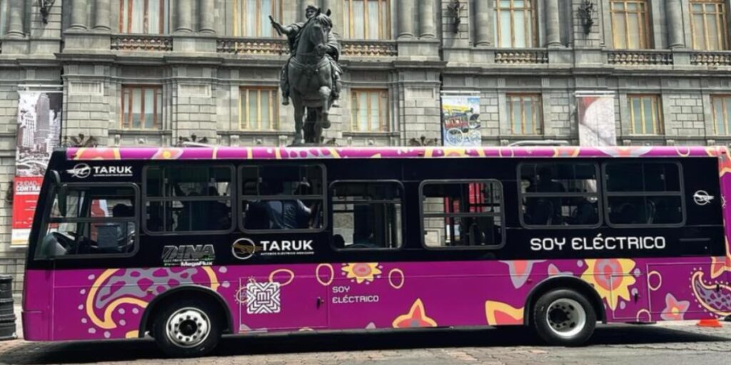 La adopción de autobuses eléctricos en el transporte público evitó la emisión de más de 10 millones de toneladas de CO2.