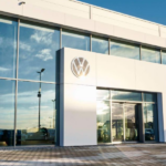 Tras votar el acuerdo, los trabajadores de Volkswagen podrán acceder a un aumento salarial y mayores prestaciones.