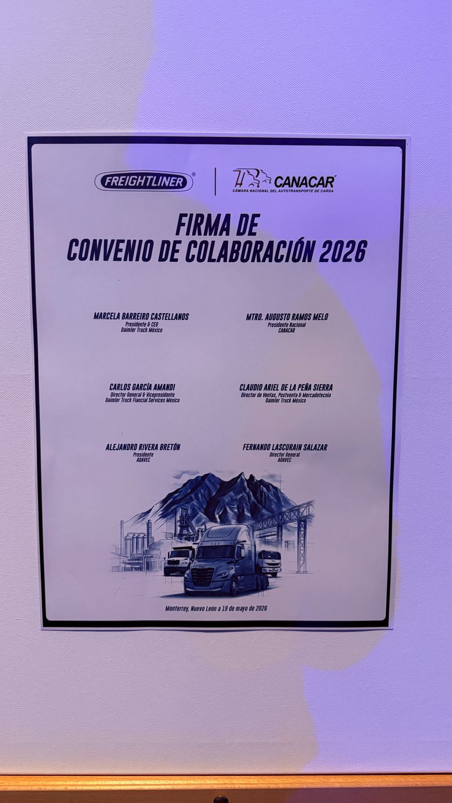 Liderazgo CANACAR y Freightliner