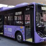 Autobús eléctrico morado del Centrobús RTP con número 6161 y leyenda "Soy Eléctrico" transitando por la Ciudad de México.
