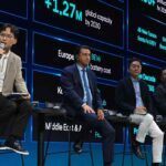 José Muñoz, presidente y CEO de Hyundai Motor Company, en un panel junto a directivos durante la presentación de la estrategia de electrificación, robótica e inteligencia artificial en el CEO Investor Day 2026.