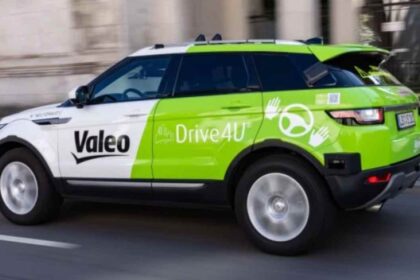 Vehículo de pruebas de Valeo con tecnología Drive4U, utilizada en el desarrollo de sistemas avanzados de asistencia a la conducción y movilidad inteligente.