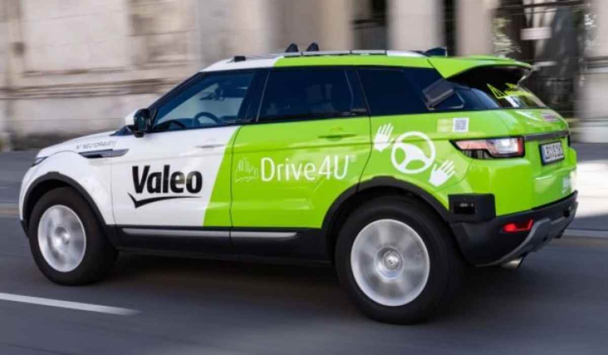 Vehículo de pruebas de Valeo con tecnología Drive4U, utilizada en el desarrollo de sistemas avanzados de asistencia a la conducción y movilidad inteligente.