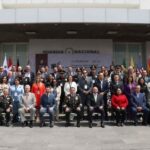 Autoridades y especialistas posan en la foto oficial del Congreso Internacional de Seguridad Vial y Movilidad Inteligente de la Guardia Nacional.