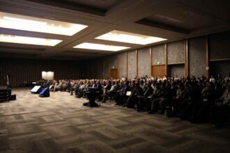 Representantes de proveedores de Stellantis México durante el Mexico Supplier Town Hall 2026