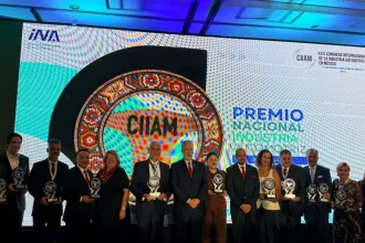 7-empresas-y-5-ejecutivos-obtienen-Premio-Nacional-de-la-Industria-Automotriz-2026-factor-automotor