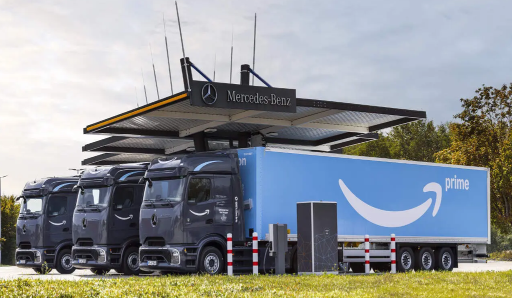 Amazon-incorpora-50-eActros-600-a-su-red-de-Alemania-factor-automotor