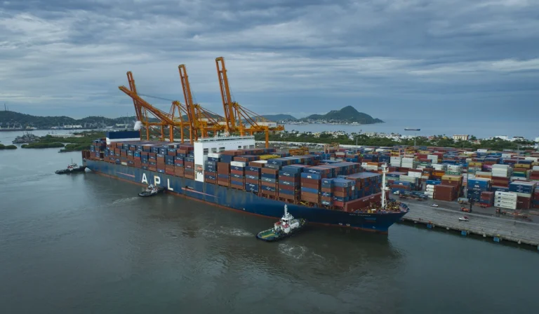 Aumenta 11% movimiento de contenedores en Puerto de Manzanillo