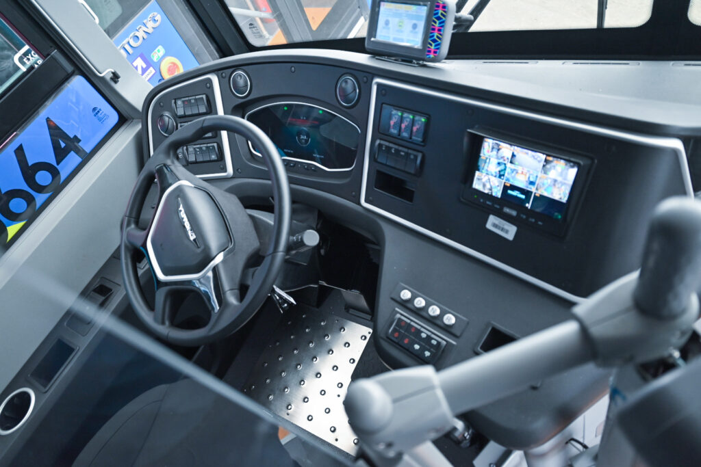 Y sistemas de vigilancia.