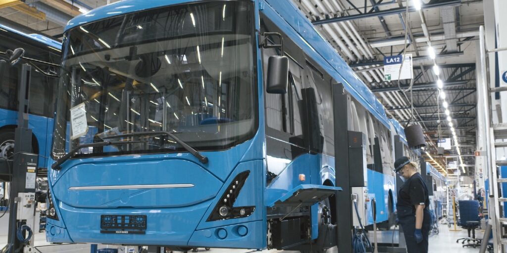 La ANPACT y AMDA impulsan una estrategia de diversificación de mercados para revertir la tendencia negativa en las ventas de carga y pasaje.