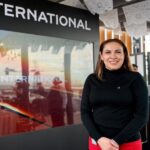 Descubre cómo Alejandra Cortés transformará International Motors con su visión por la sostenibilidad y el talento en Recursos Humanos.