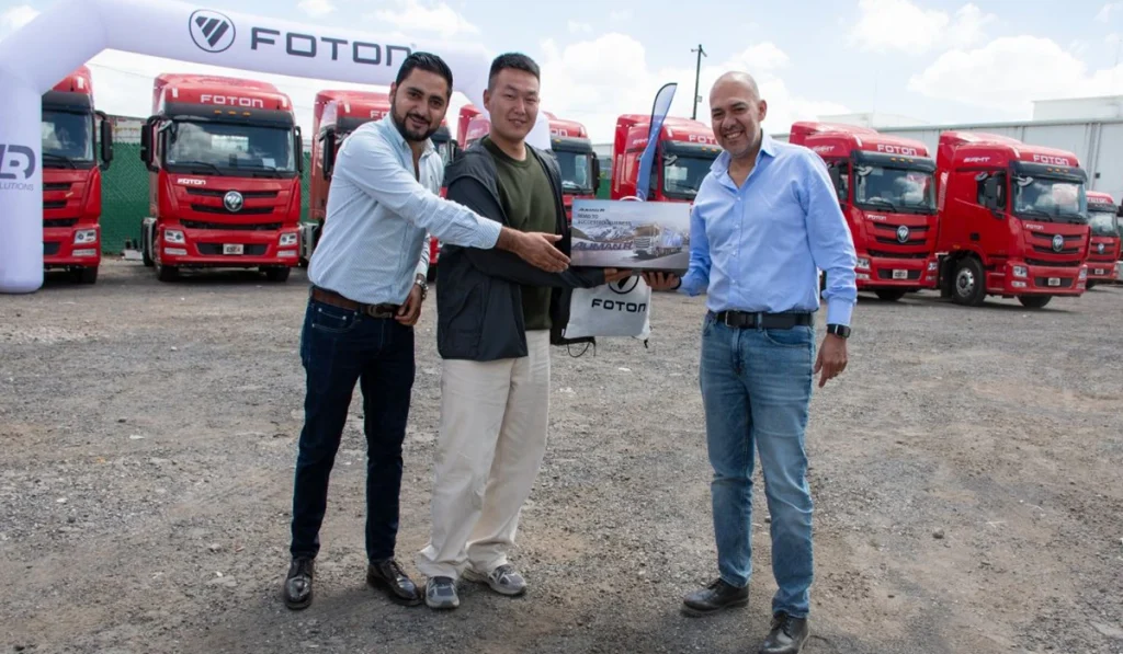 JT-Express-expande-capacidad-operativa-con-30-FOTON-GTL-4x2-factor-automotor